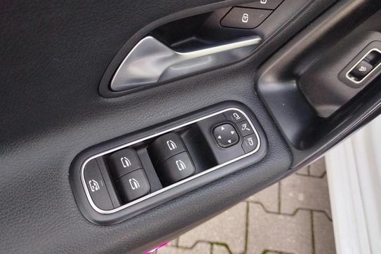 Mercedes CLA 180 Progressive