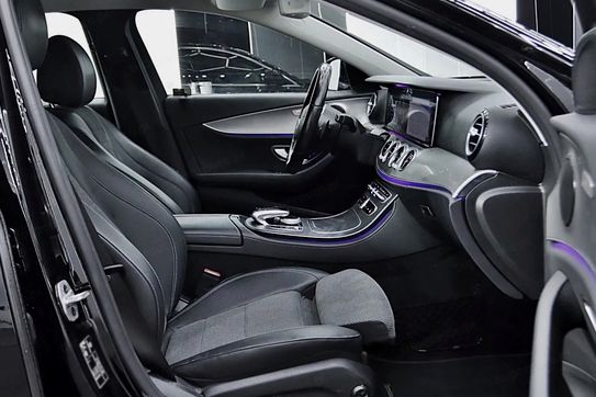 Mercedes Klasa E 220 d 4-Matic 9G-TRONIC