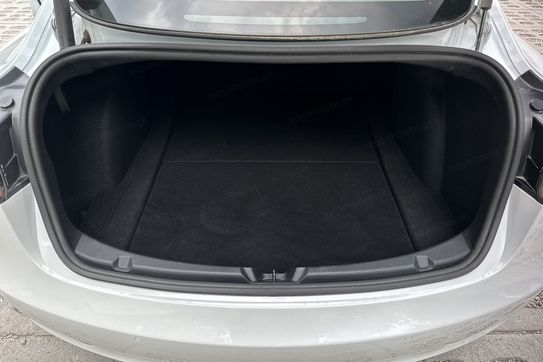 Tesla Model 3 RWD