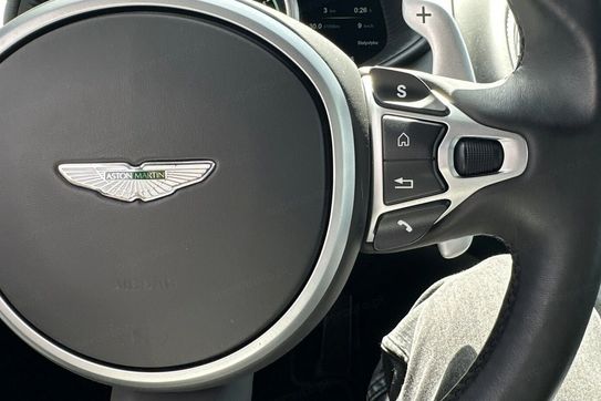 Aston Martin DB11 V8