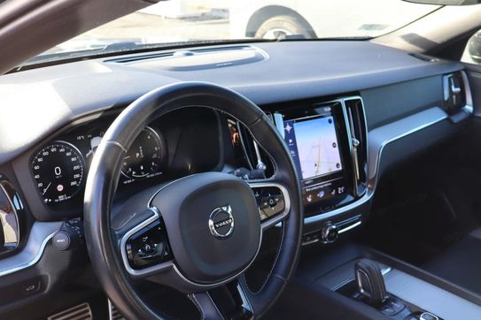 Volvo V60 B4 B R-Design