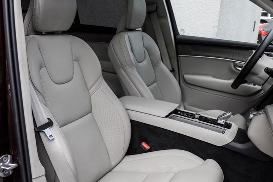 Volvo XC90 T8 Plug-In Hybrid AWD Ultra Bright 7os