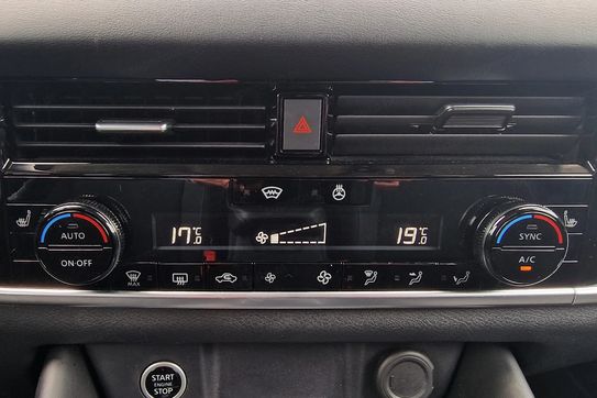 Nissan Qashqai 1.3 DIG-T mHEV N-Connecta XTronic