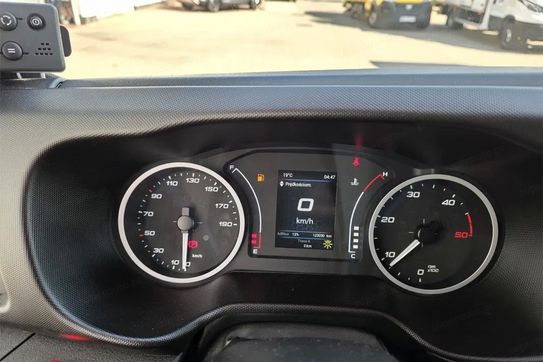 Iveco Daily 35S16  Kontener Chłodnia 8EP + Winda