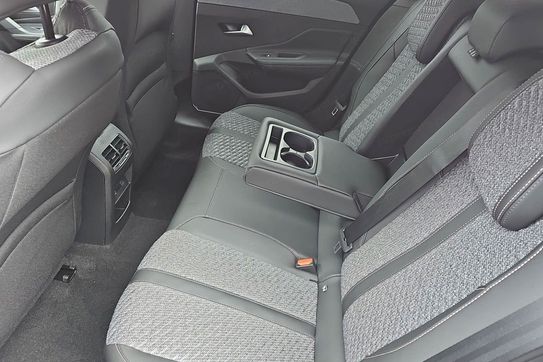 Peugeot 308 Allure EAT8 1.5 BlueHDi