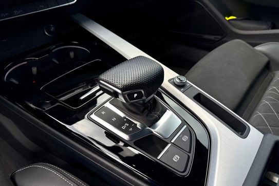 Audi A4 40 TFSI quattro S Line