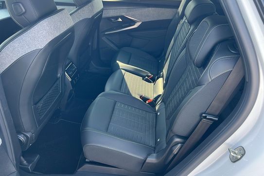 Peugeot 5008 GT 1.2 mHEV e-DCS6