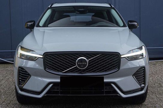 Volvo XC60 B5 AWD Ultra Dark
