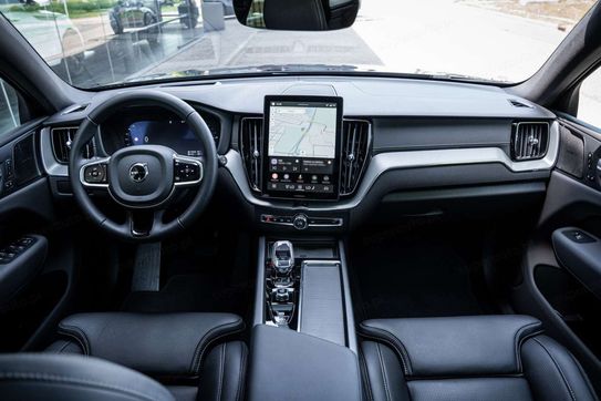 Volvo XC60 B5 AWD Ultra Black Edition