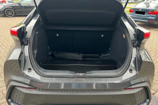 Toyota C-HR Style 2.0 Hybrid Dynamic Force Plug-in