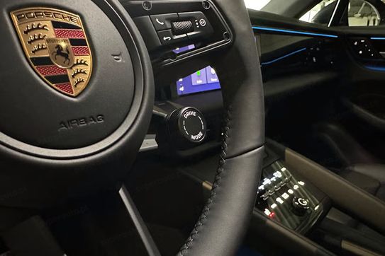 Porsche Macan 4