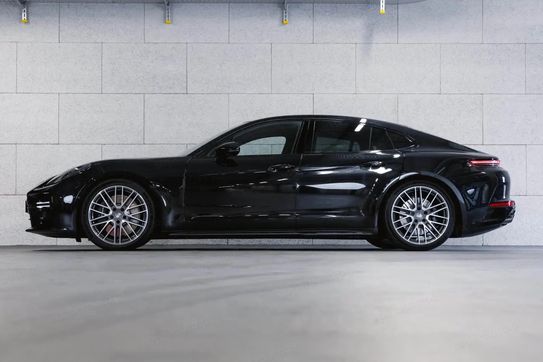Porsche Panamera 4