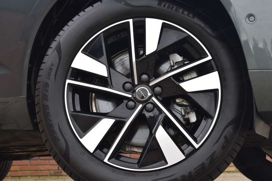 Volvo XC60 B5 AWD Plus Bright