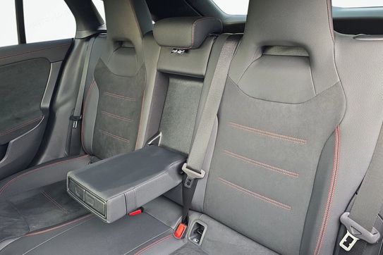 Mercedes CLA Shooting Brake 200 AMG Line