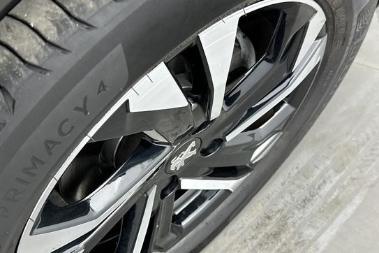 Peugeot 2008 GT 1.2 PureTech EAT8