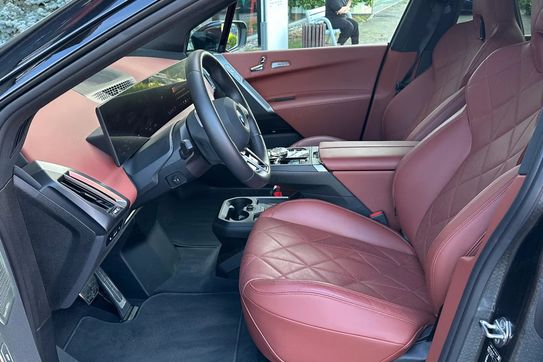 BMW iX XDRIVE60