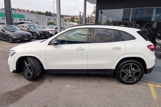 Mercedes GLA 200  AMG Line