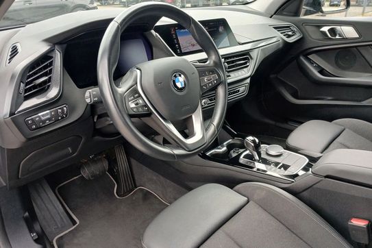 BMW Seria 1 120i Sport Line aut