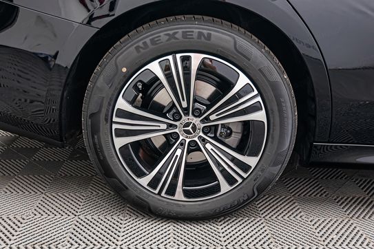 Mercedes Klasa E 220 d Avantgarde