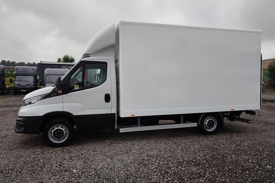 Iveco Daily 35S18 Kontener 8EP + Winda