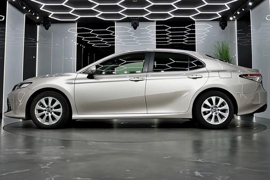 Toyota Camry 2.5 Hybrid Comfort CVT