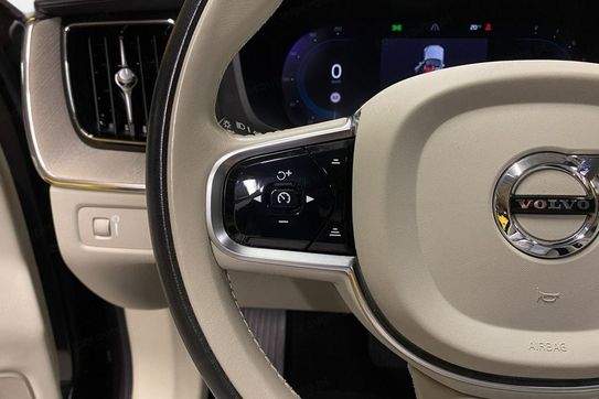 Volvo XC60 B4 B Momentum Pro