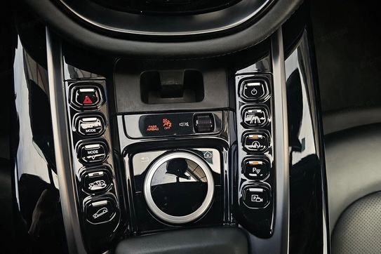 Aston Martin DBX V8
