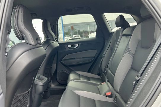 Volvo XC60 B4 B Plus Dark aut