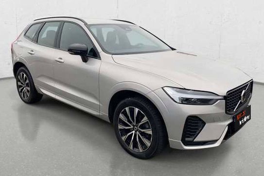 Volvo XC60 B5 B AWD Plus Dark