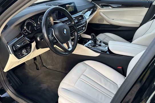 BMW Seria 5 520d xDrive Luxury Line sport-aut