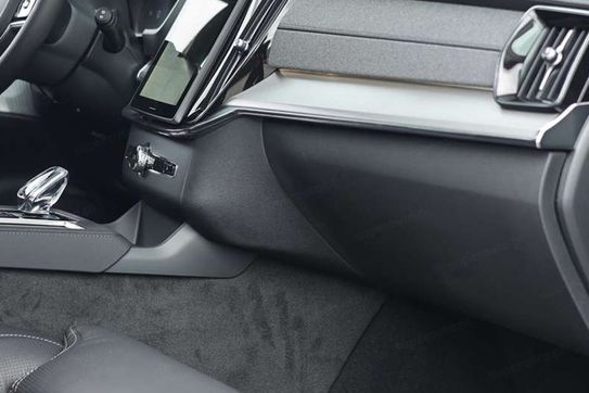 Volvo XC90 B5 AWD Ultra Black Edition