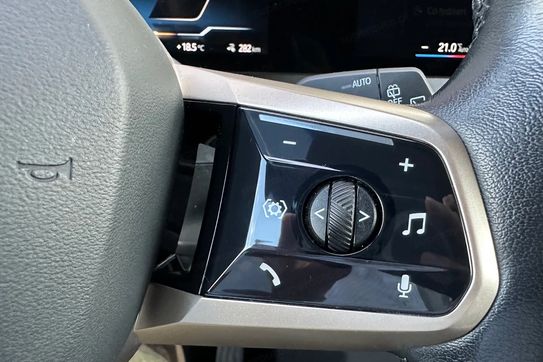 BMW iX xDrive40 76.6kWh Essence