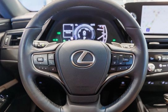 Lexus ES 300H f Sport Design