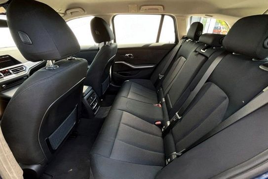BMW Seria 3 318d Advantage aut