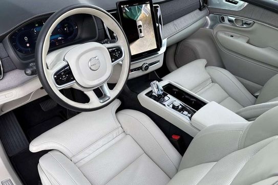 Volvo XC90 T8 AWD Plug-In Hybrid Ultra Bright