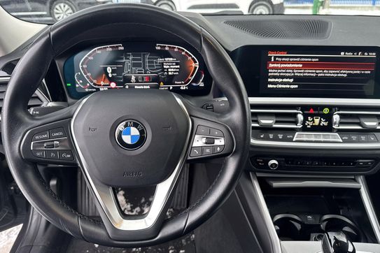 BMW Seria 3 320i