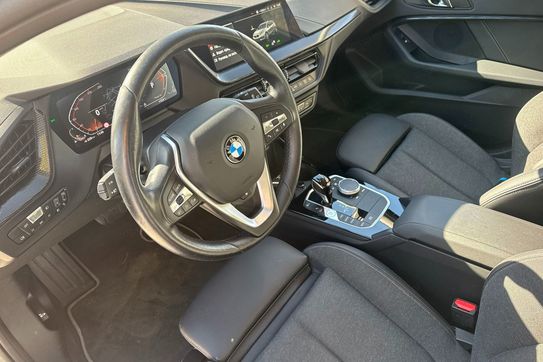 BMW Seria 1 118i Sport Line
