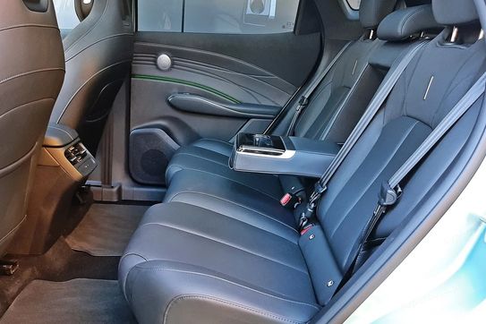 Omoda 7 1.5 t-Gdi Super Hybrid Luxury