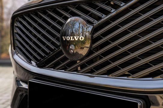 Volvo XC60 T8 Plug-In Hybrid AWD Plus Black Edition