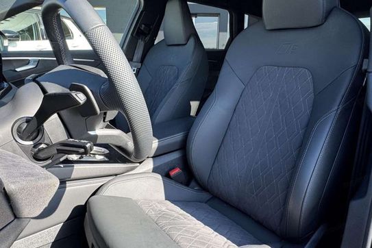 Audi A6 e-Hybrid quattro S line Avant