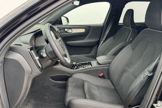 Volvo XC40 B3 Plus Dark