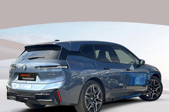 BMW iX xDrive45 100.6kWh