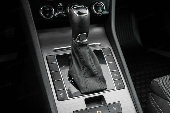 Skoda Superb 2.0 TDI SCR Style DSG