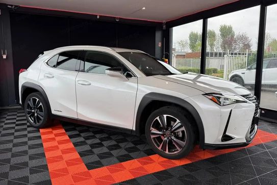 Lexus UX 300h Omotenashi 2.0 Hybrid