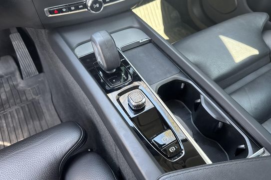 Volvo XC60 B4 B Plus Dark