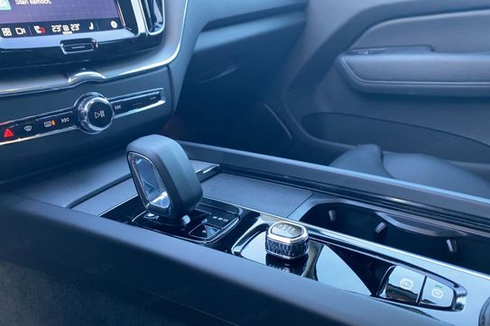 Volvo XC60 B5 B AWD Plus Dark aut