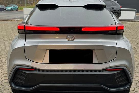 Toyota C-HR Style 2.0 Hybrid Dynamic Force Plug-in