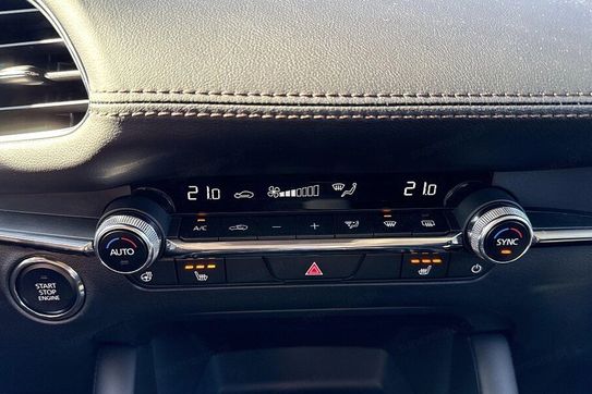 Mazda 3 2.0 Exclusive-Line