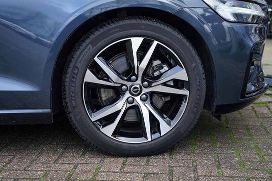 Volvo V60 B4 Plus Dark