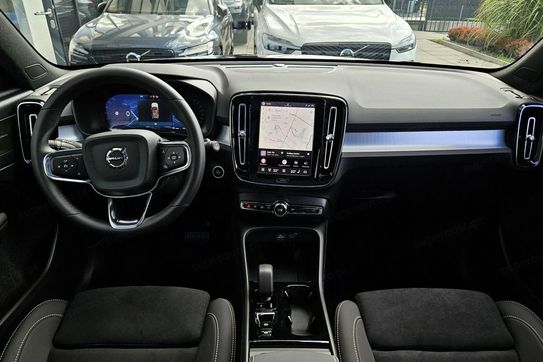 Volvo XC40 B3 Ultra Black aut